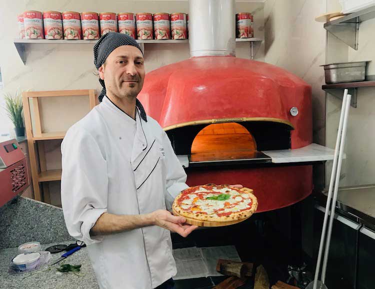 Pizzaiolo and Pizza Oven